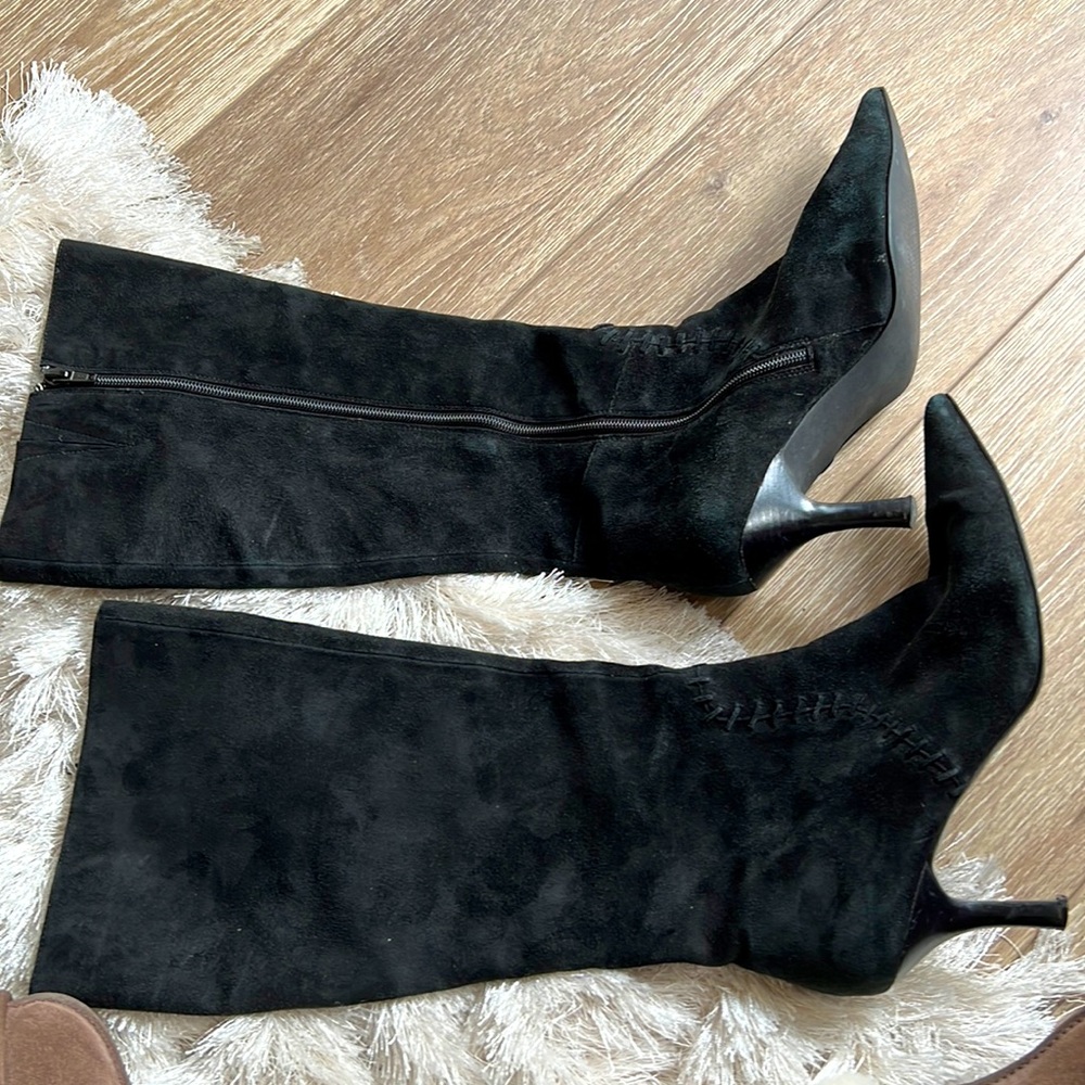 Suede, black comfy boots